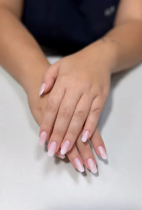Alongamento longo em rosa leitoso