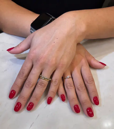 Unhas vermelhas com blindagem