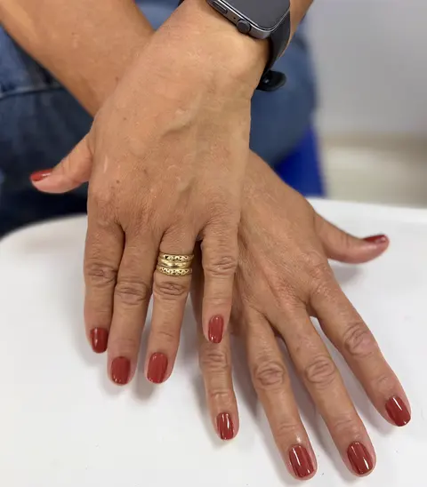 Unhas curtas terracota